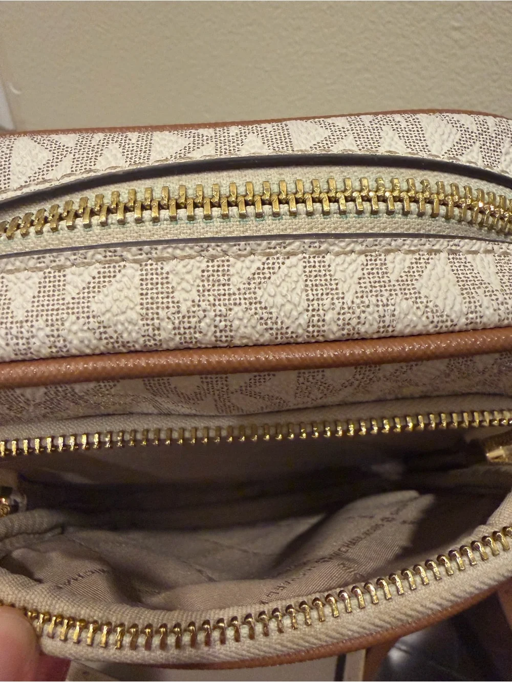 MICHAEL KORS Medium Flight Bag Vanilla Signature Crossbody Chain MK Logo - Picture 11 of 11